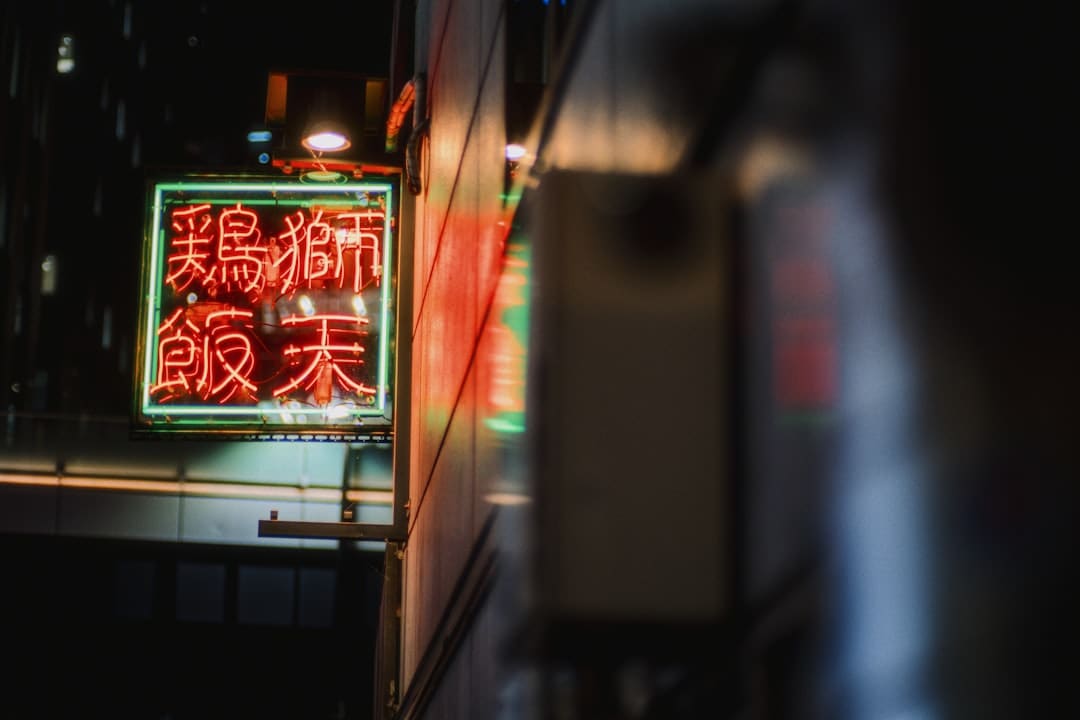 车企与智驾提供商加深合作 宝马联手Momenta发布专属智驾系统